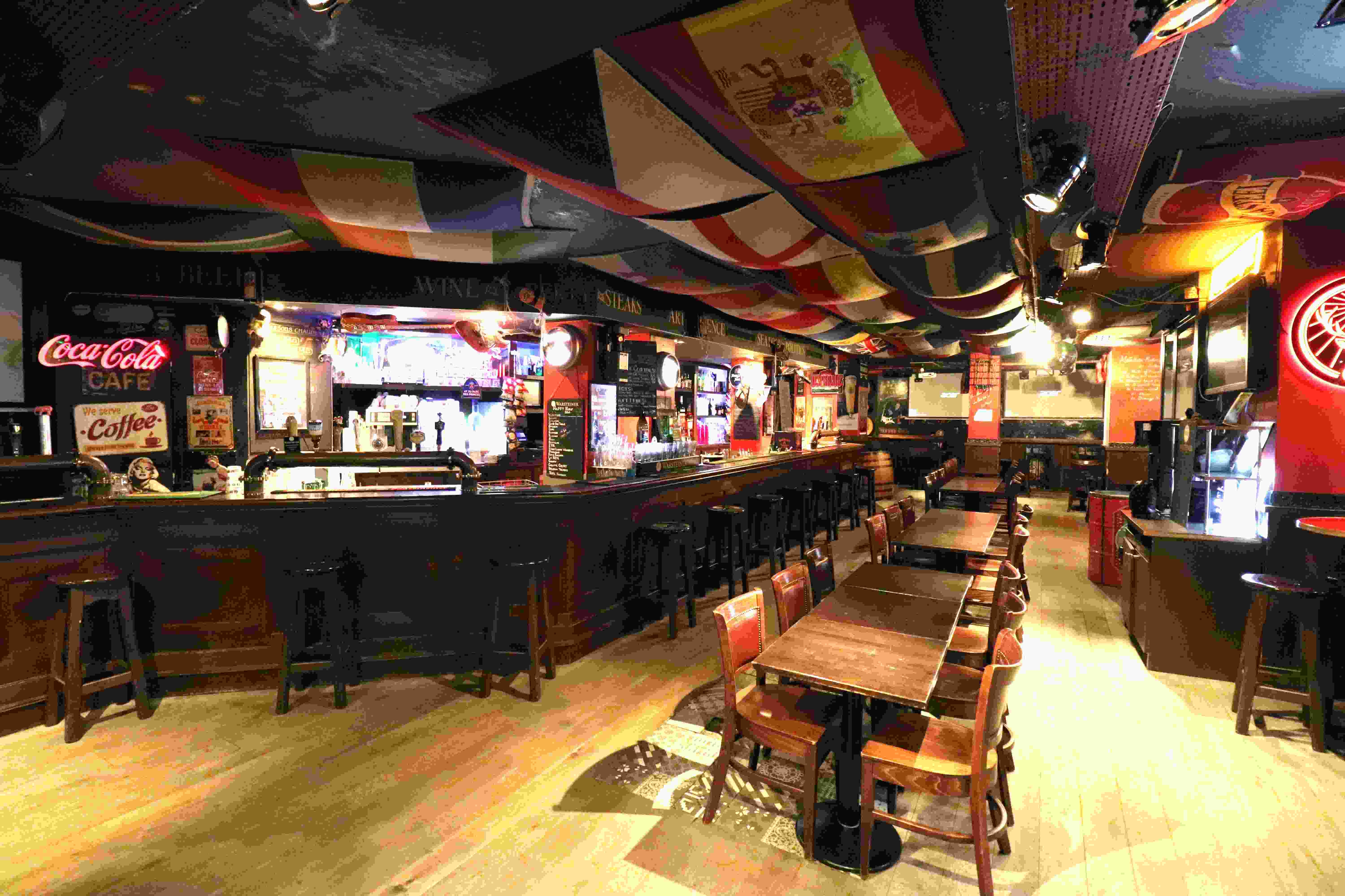 James Hetfeeld's Pub - Photo 2