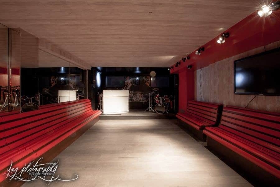 James Hetfeeld's Pub - Photo 9