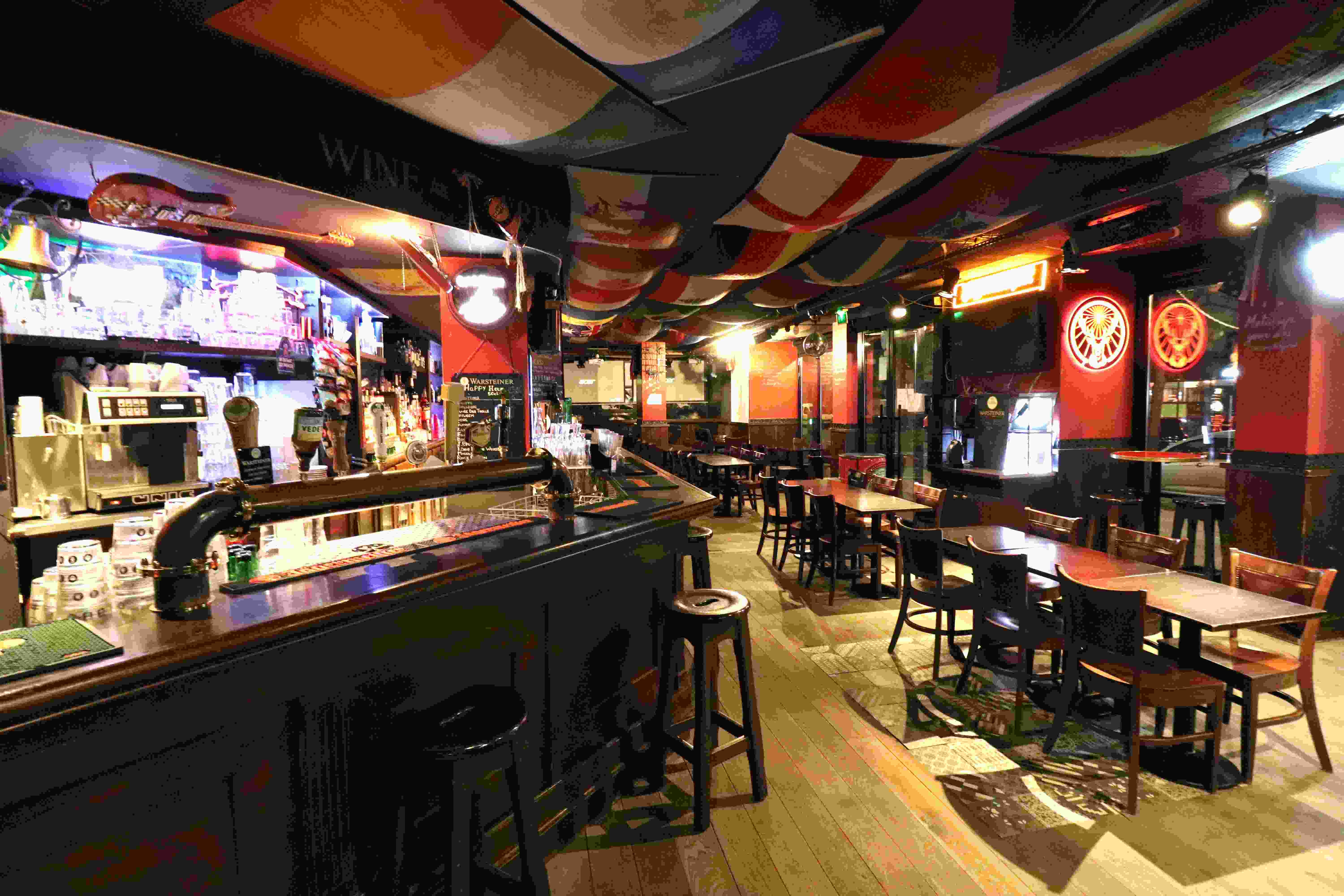James Hetfeeld's Pub - Photo 3