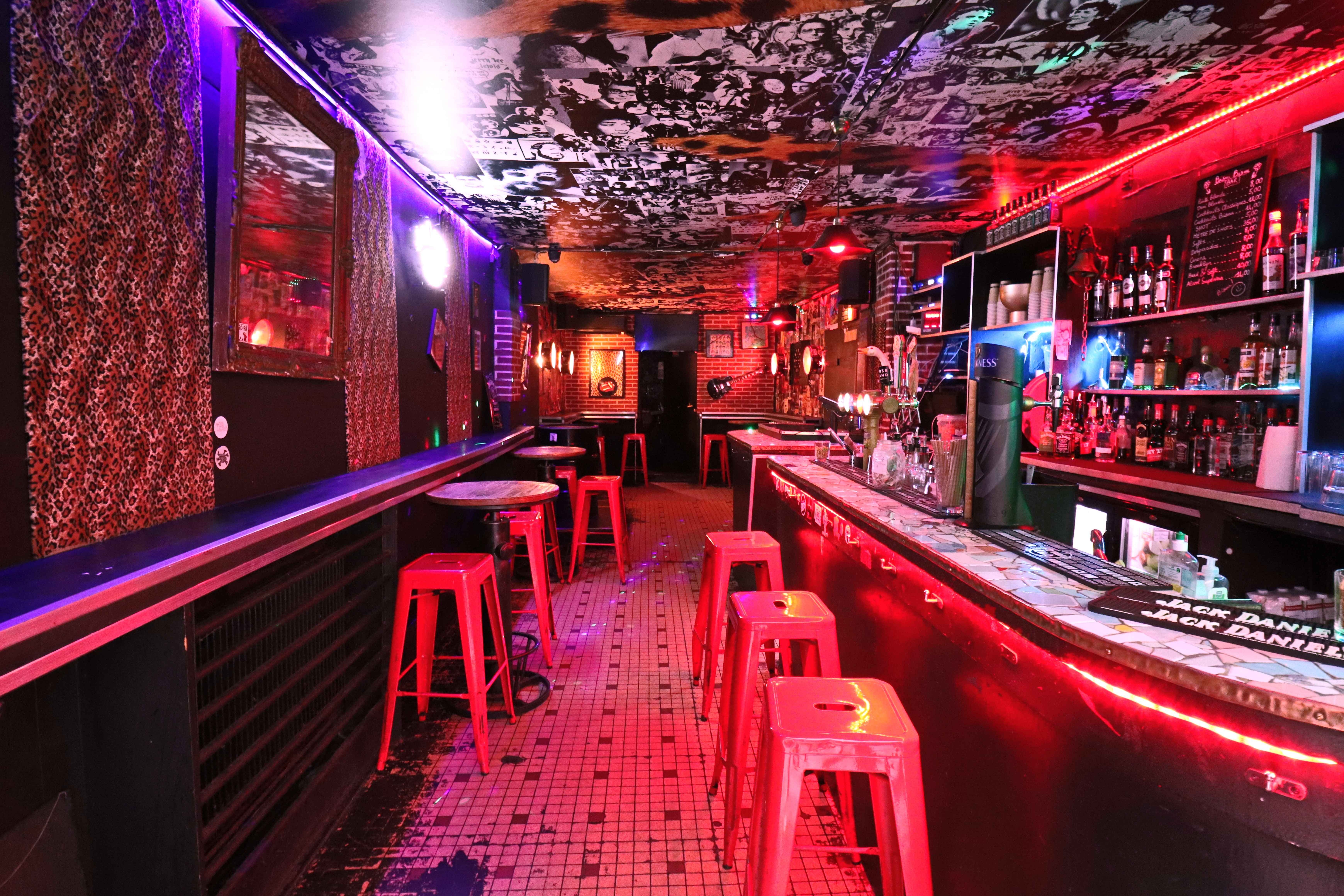 Bisou Bisou Bar - Photo 1