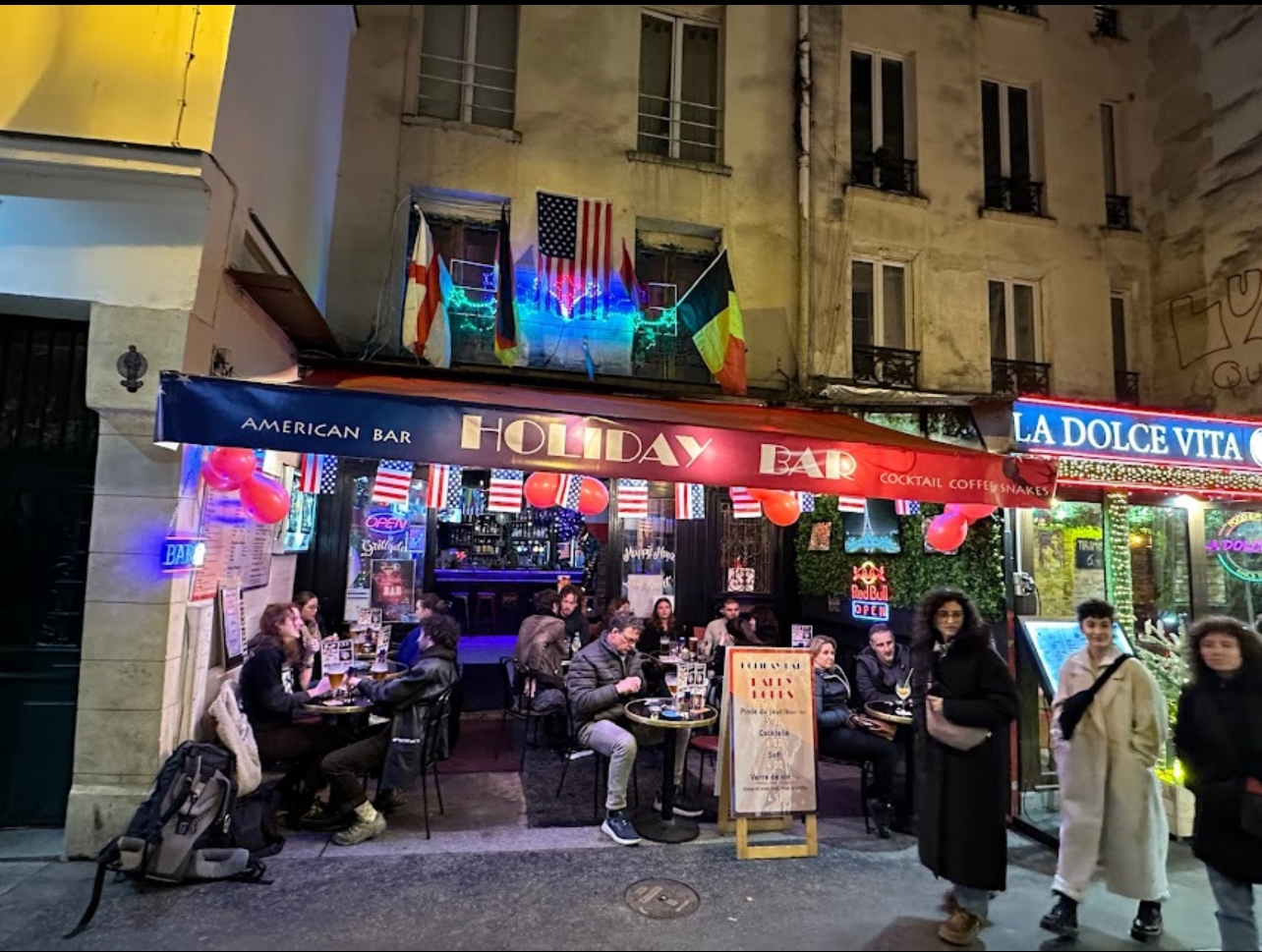 Holiday Bar - Photo 12