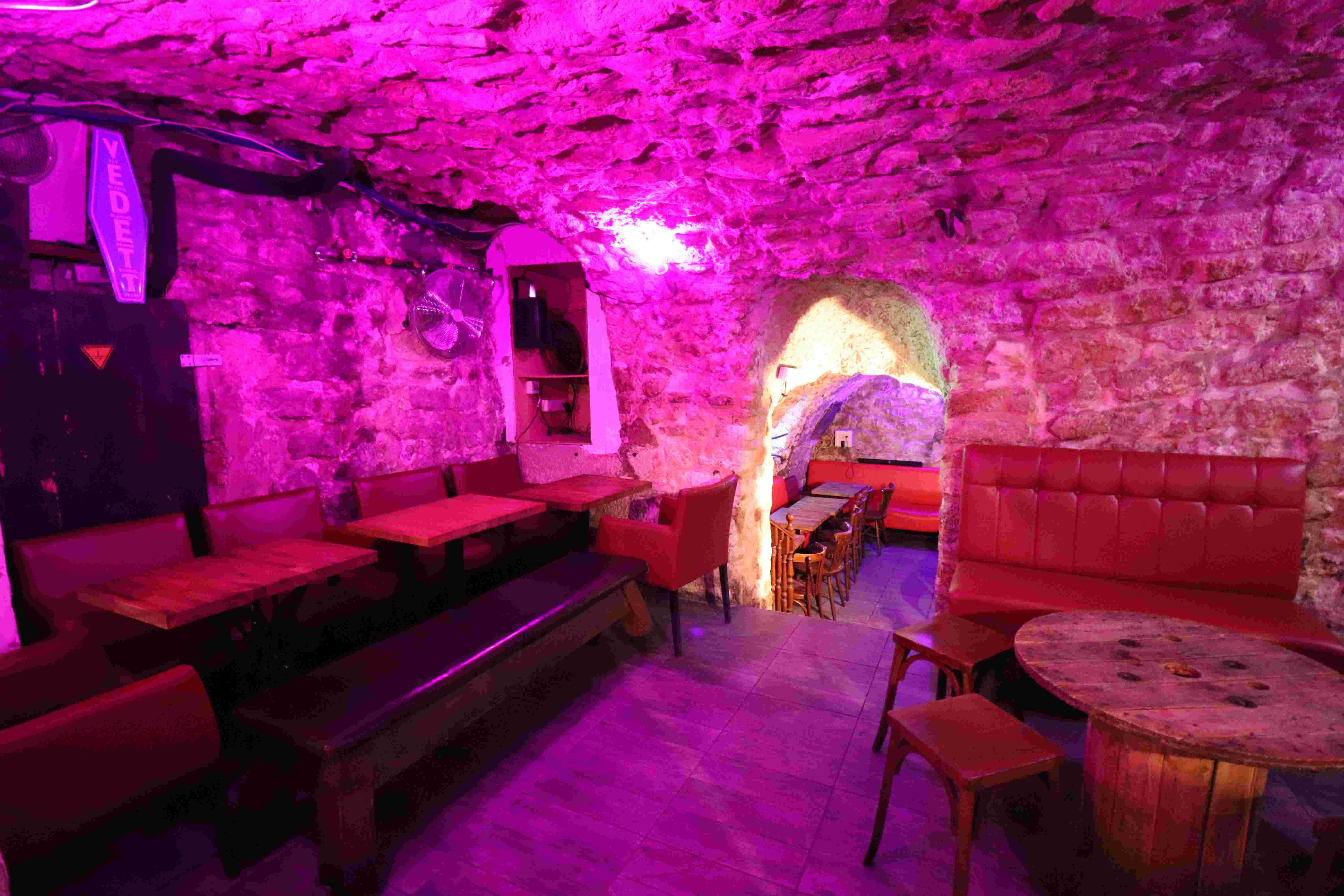 Le Baker Street Pub - Photo 11