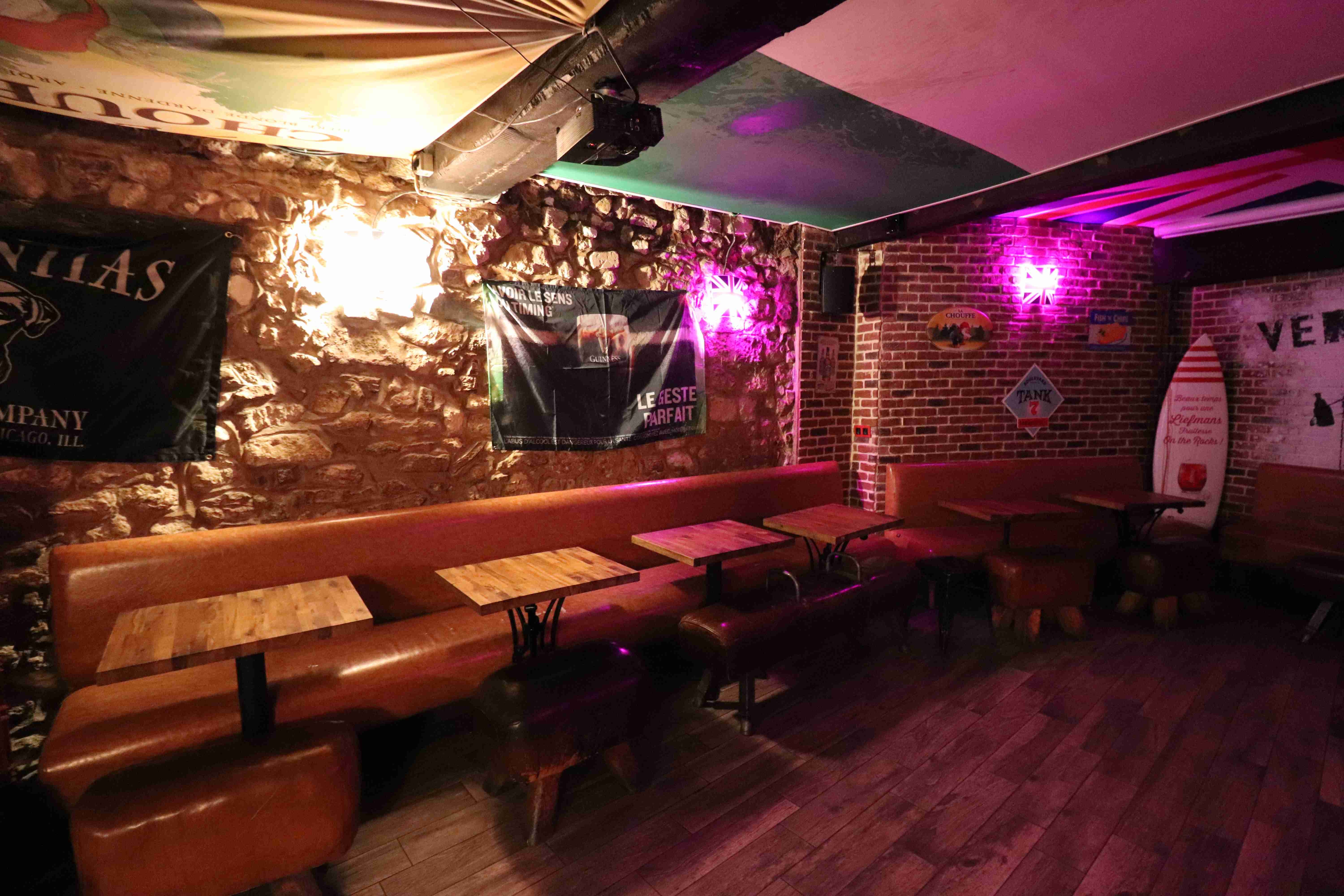 Le Baker Street Pub - Photo 19