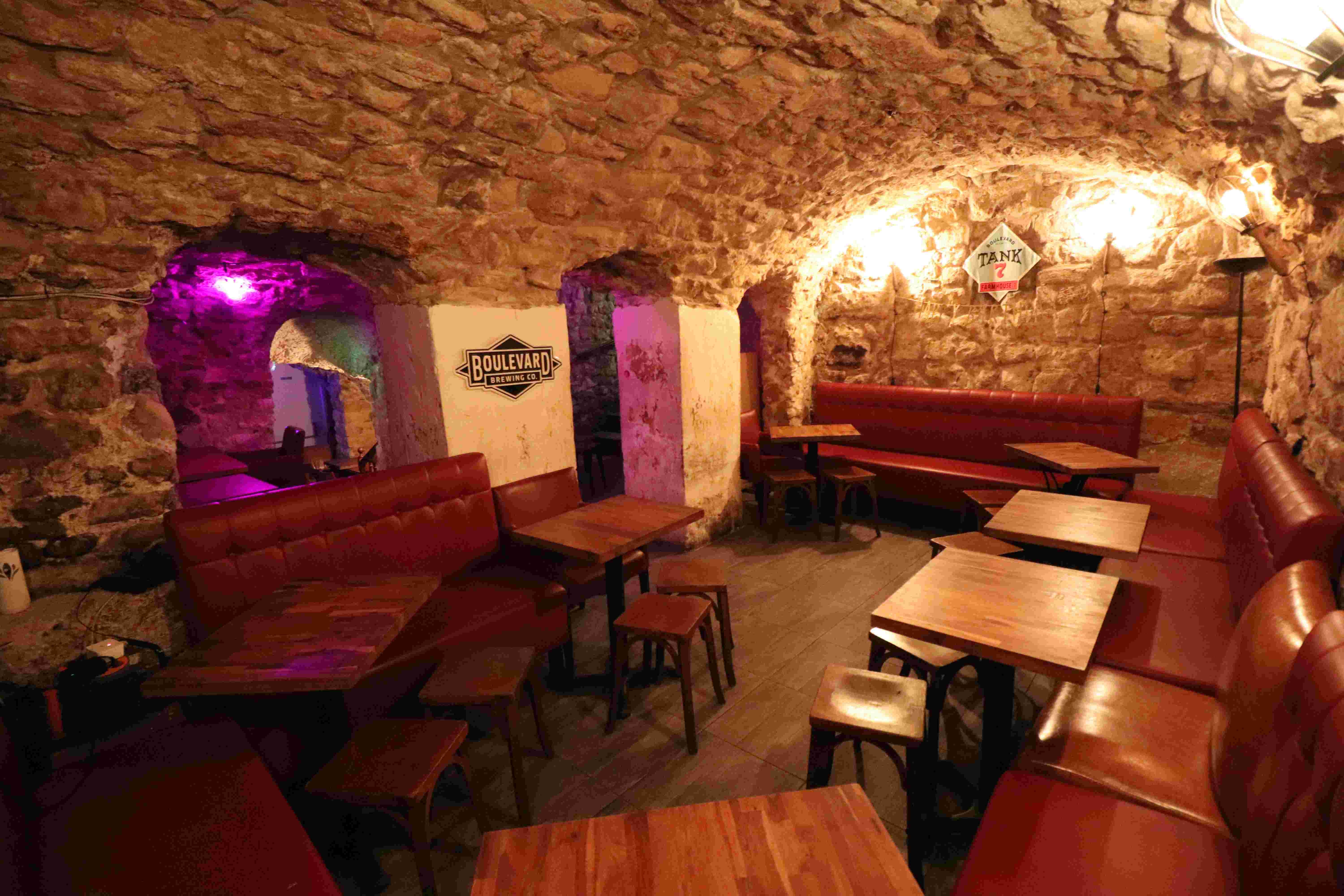 Le Baker Street Pub - Photo 12
