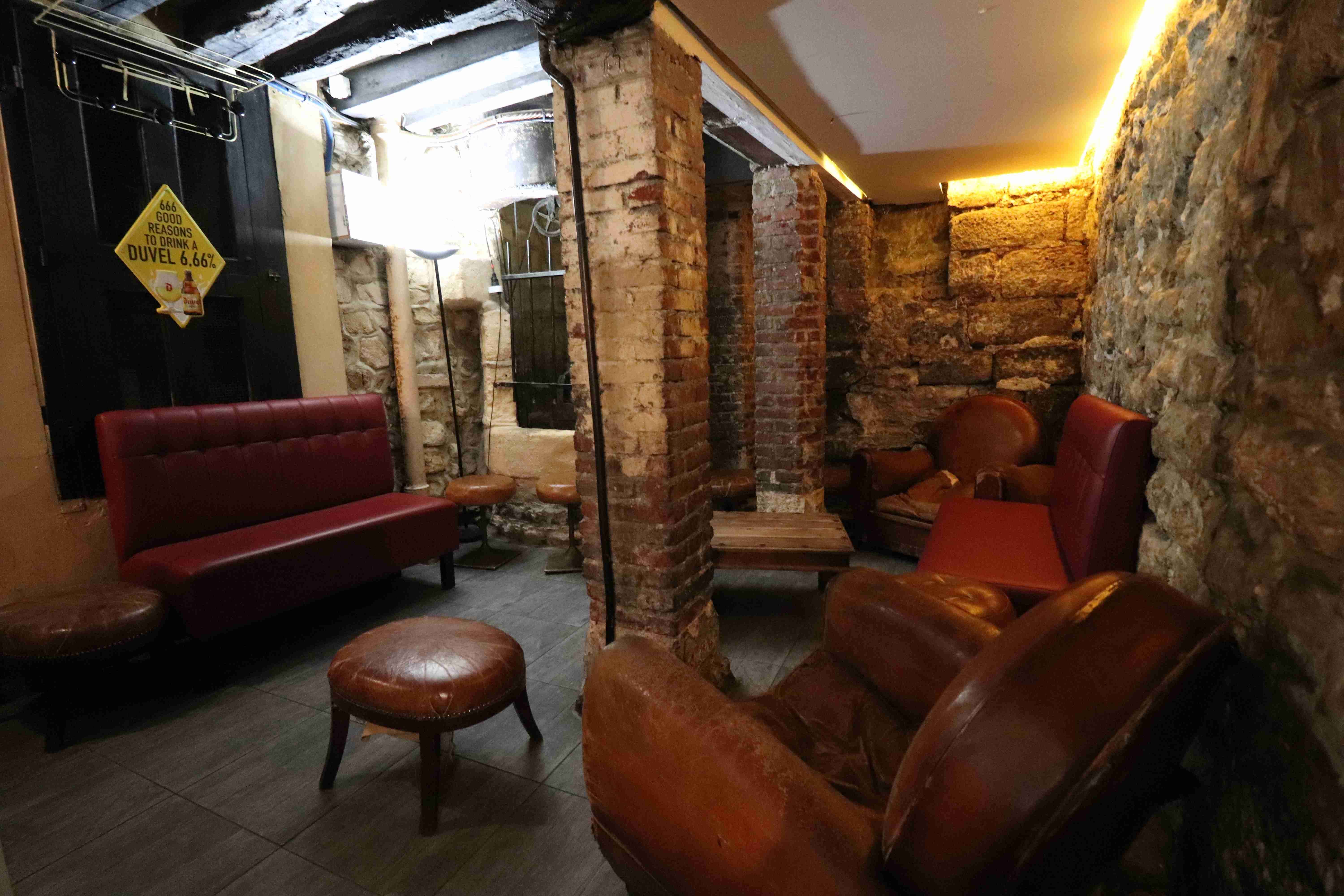 Le Baker Street Pub - Photo 16