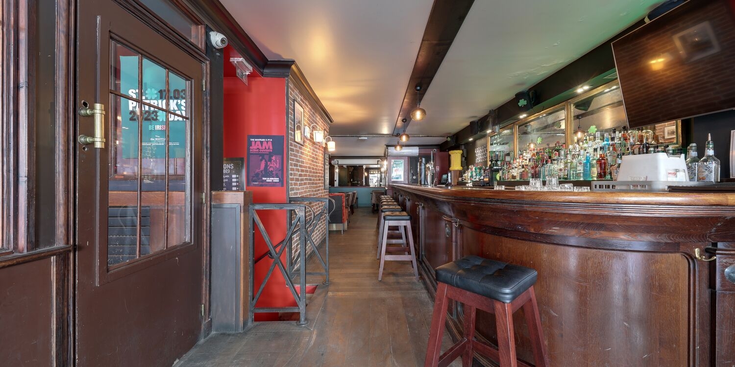 The Bootleg Bar - Photo 6